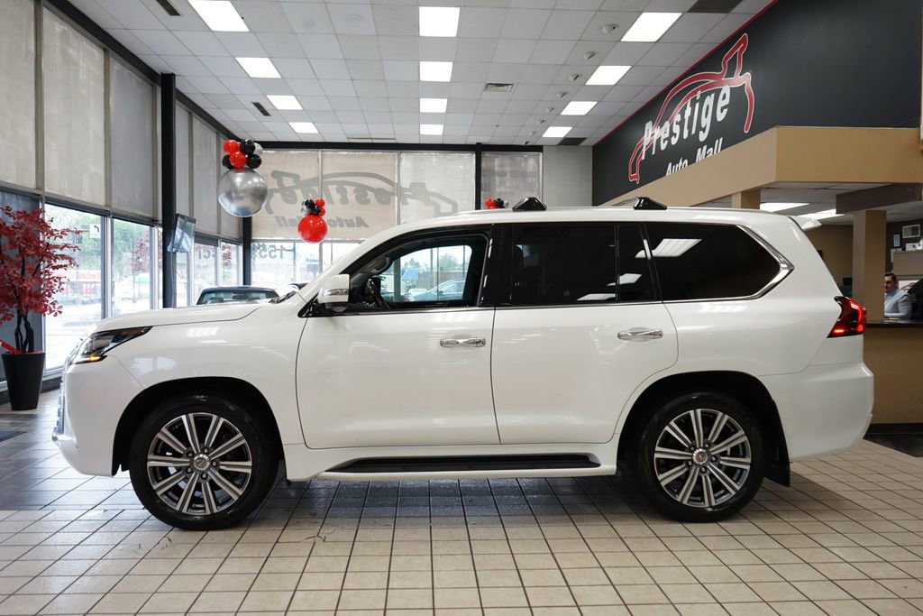 Used 2017 Lexus LX 570 4WD w/ Luxury Package image 6
