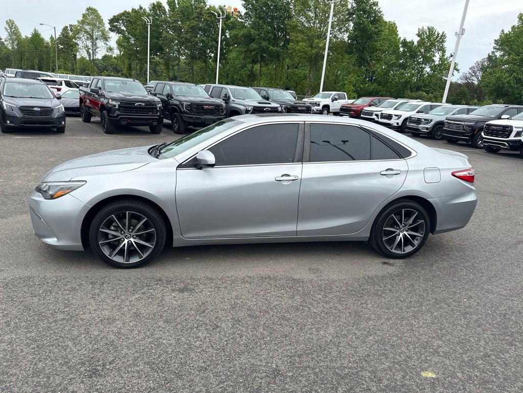 Used 2016 Toyota Camry XSE FWD image 2