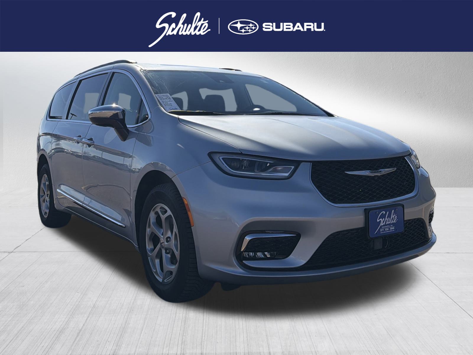 Used 2023 Chrysler Pacifica Limited image 1