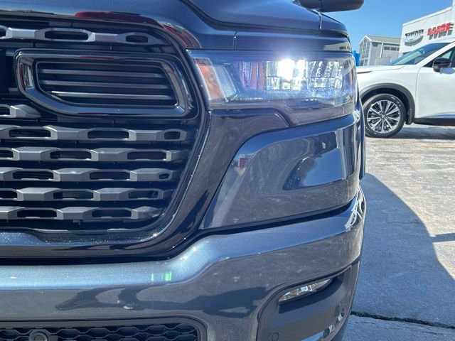 New 2026 RAM 1500 4x4 Crew Cab image 3