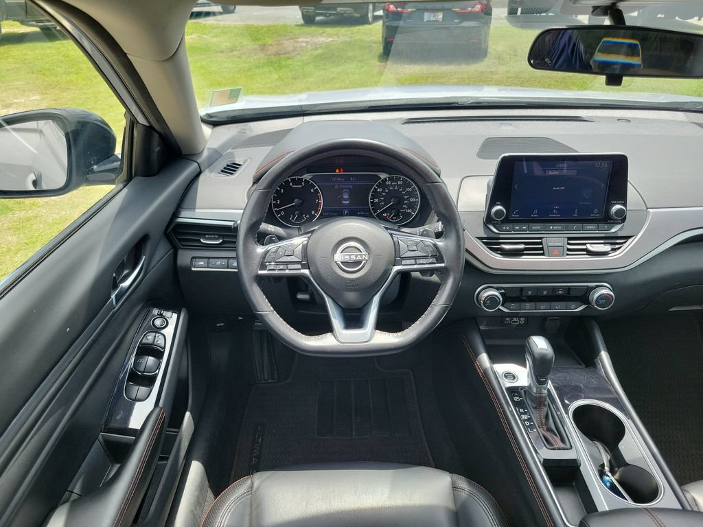 Used 2024 Nissan Altima 2.5 SR FWD image 12