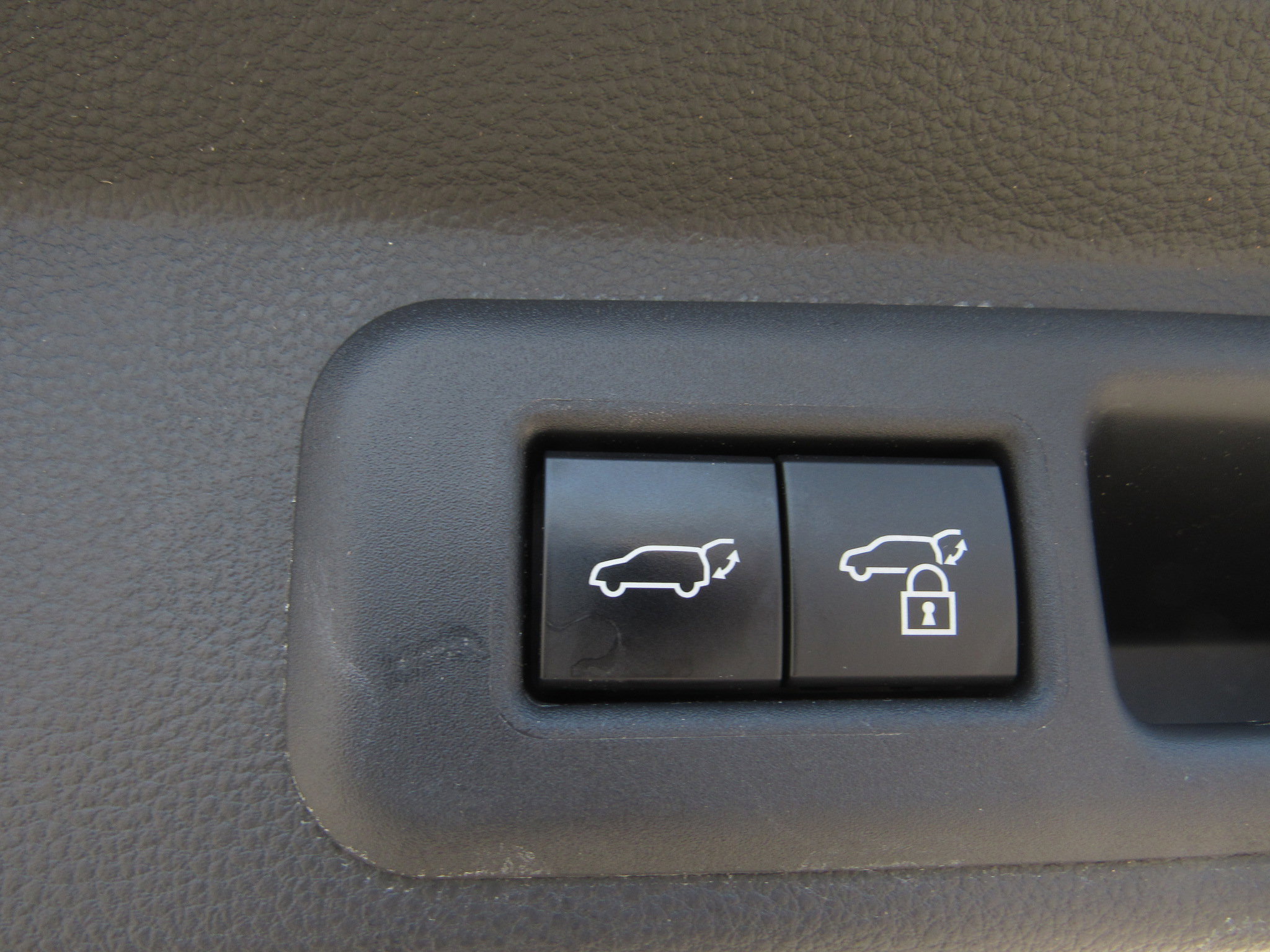 Used 2024 Toyota Sequoia Platinum image 13