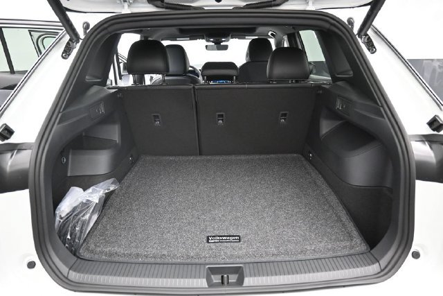 New 2026 Volkswagen Tiguan SE R-Line AWD/4WD image 12