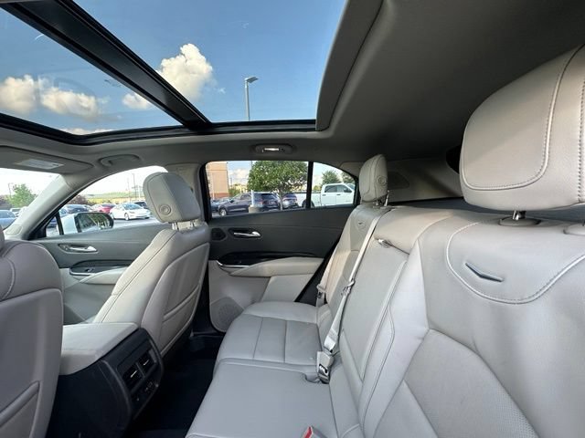 Used 2021 Cadillac XT4 Premium Luxury AWD/4WD image 34