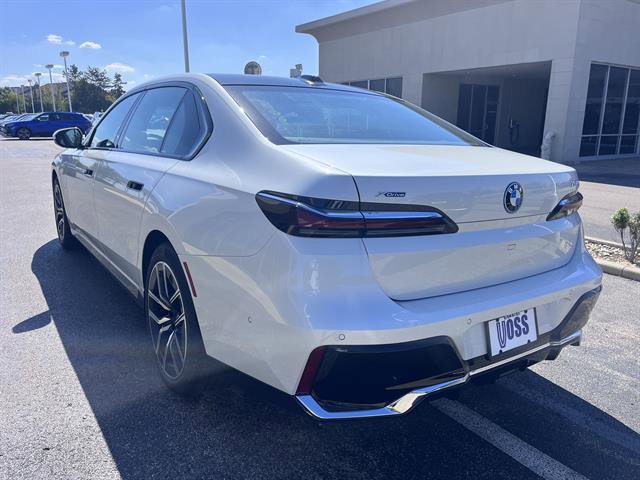 New 2026 BMW 750e xDrive w/ Executive Package image 6