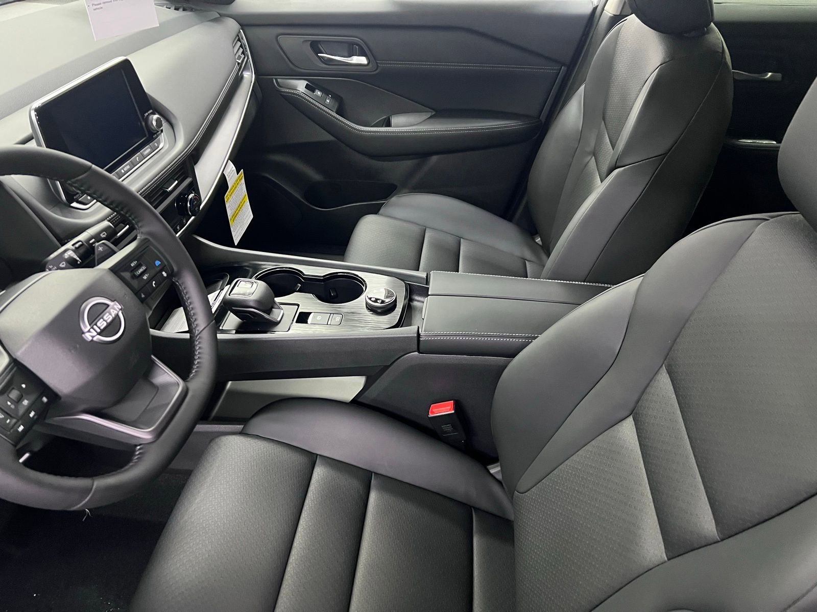 Certified 2025 Nissan Rogue SV w/ SV Premium Package image 10