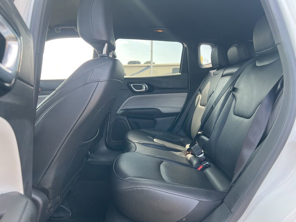 Used 2025 Jeep Compass Limited AWD/4WD image 27