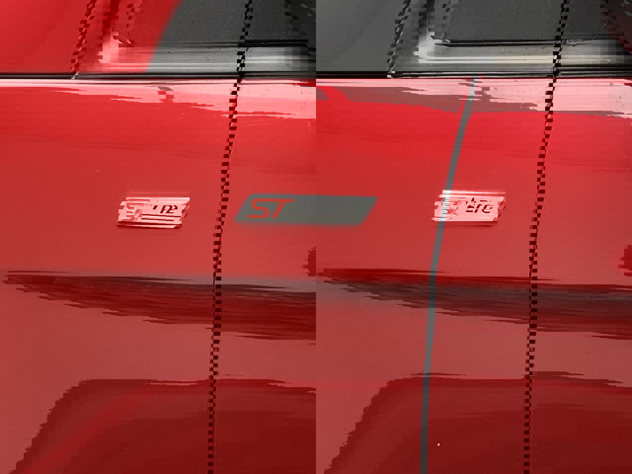 Used 2022 Ford Edge ST-Line image 34