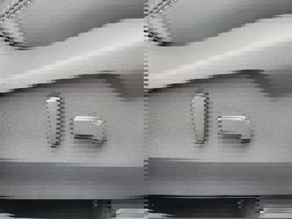 Certified 2025 Subaru Outback Limited w/ Popular Package #2 image 32