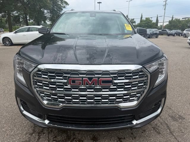 Used 2022 GMC Terrain Denali w/ LPO, Floor Liner Package AWD/4WD image 2
