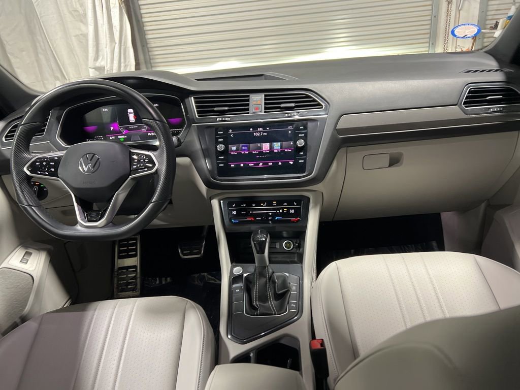 Used 2024 Volkswagen Tiguan SE R-Line image 14