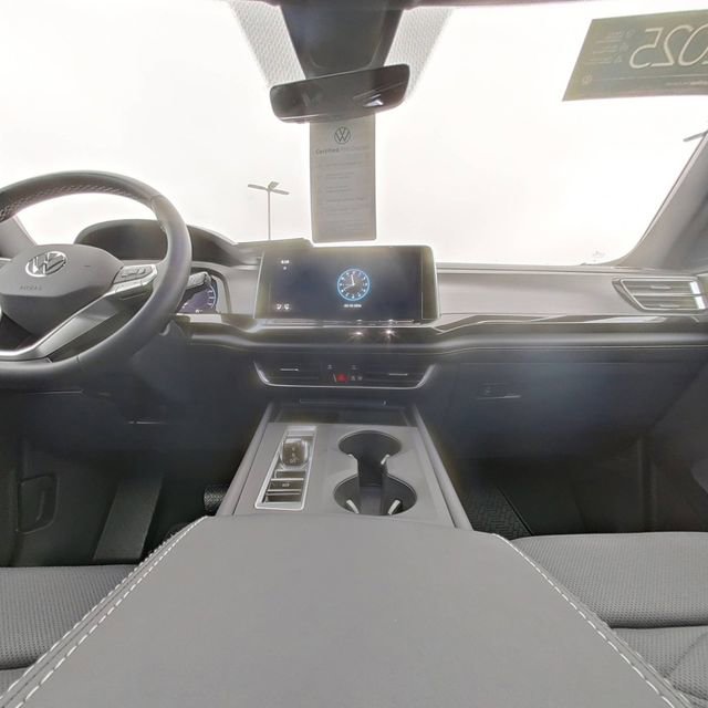 Used 2025 Volkswagen Atlas Cross Sport SE image 27