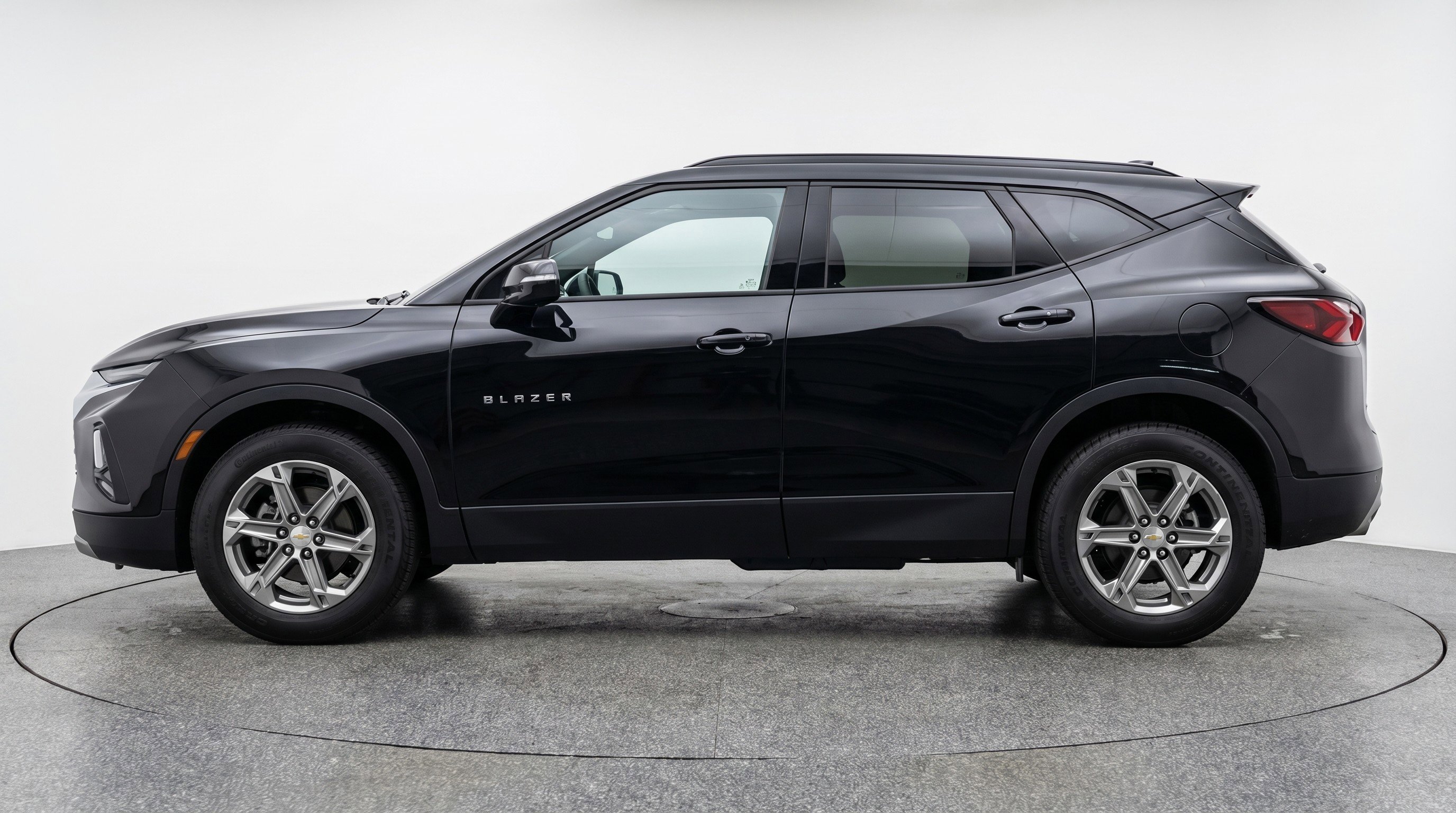 Used 2025 Chevrolet Blazer LT FWD image 5