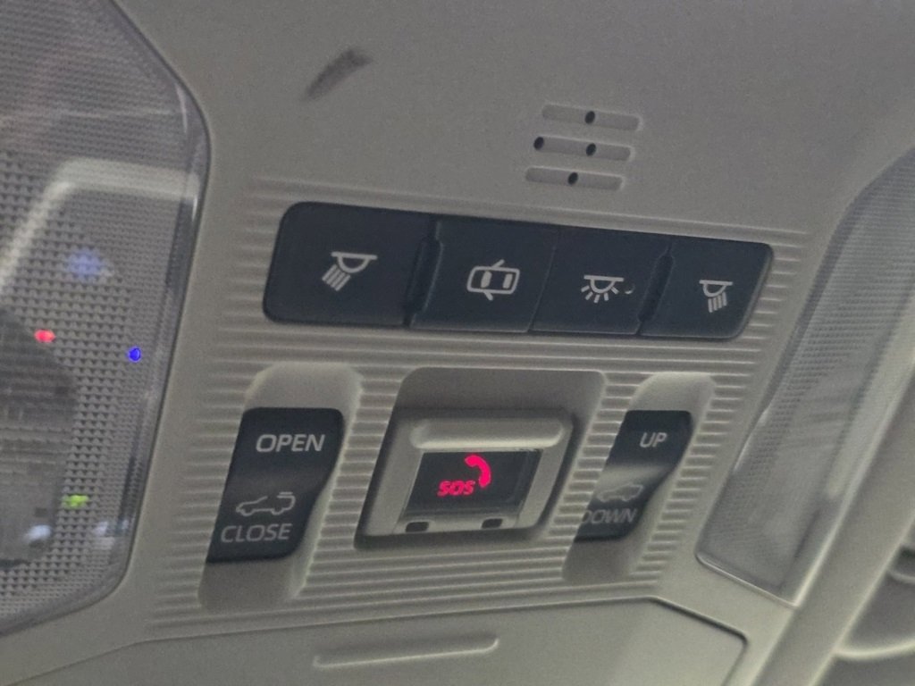 Used 2020 Toyota RAV4 TRD Off-Road image 32