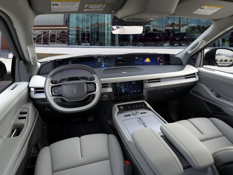 New 2026 Lincoln Navigator L Premier AWD/4WD image 9
