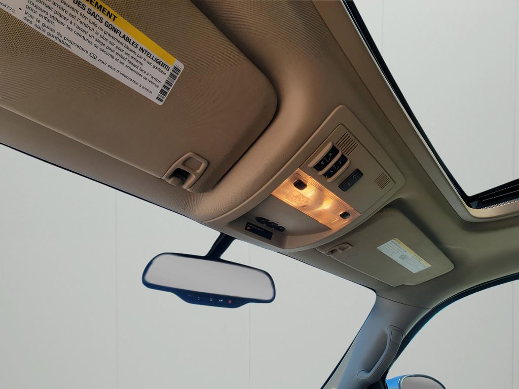 Used 2014 Chevrolet Suburban LTZ image 22