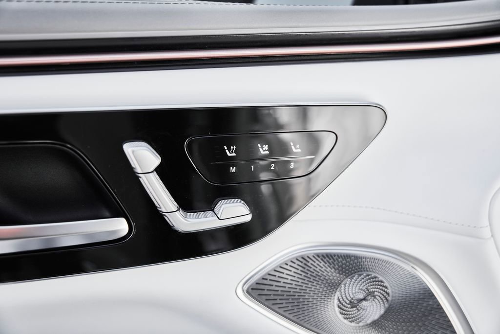 Used 2024 Mercedes-Benz Maybach EQS 680 4MATIC image 38