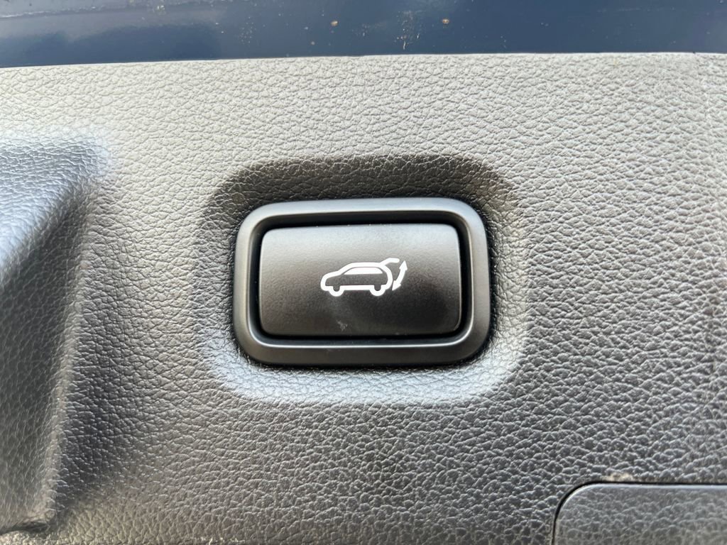 Used 2019 Hyundai Santa Fe AWD image 22
