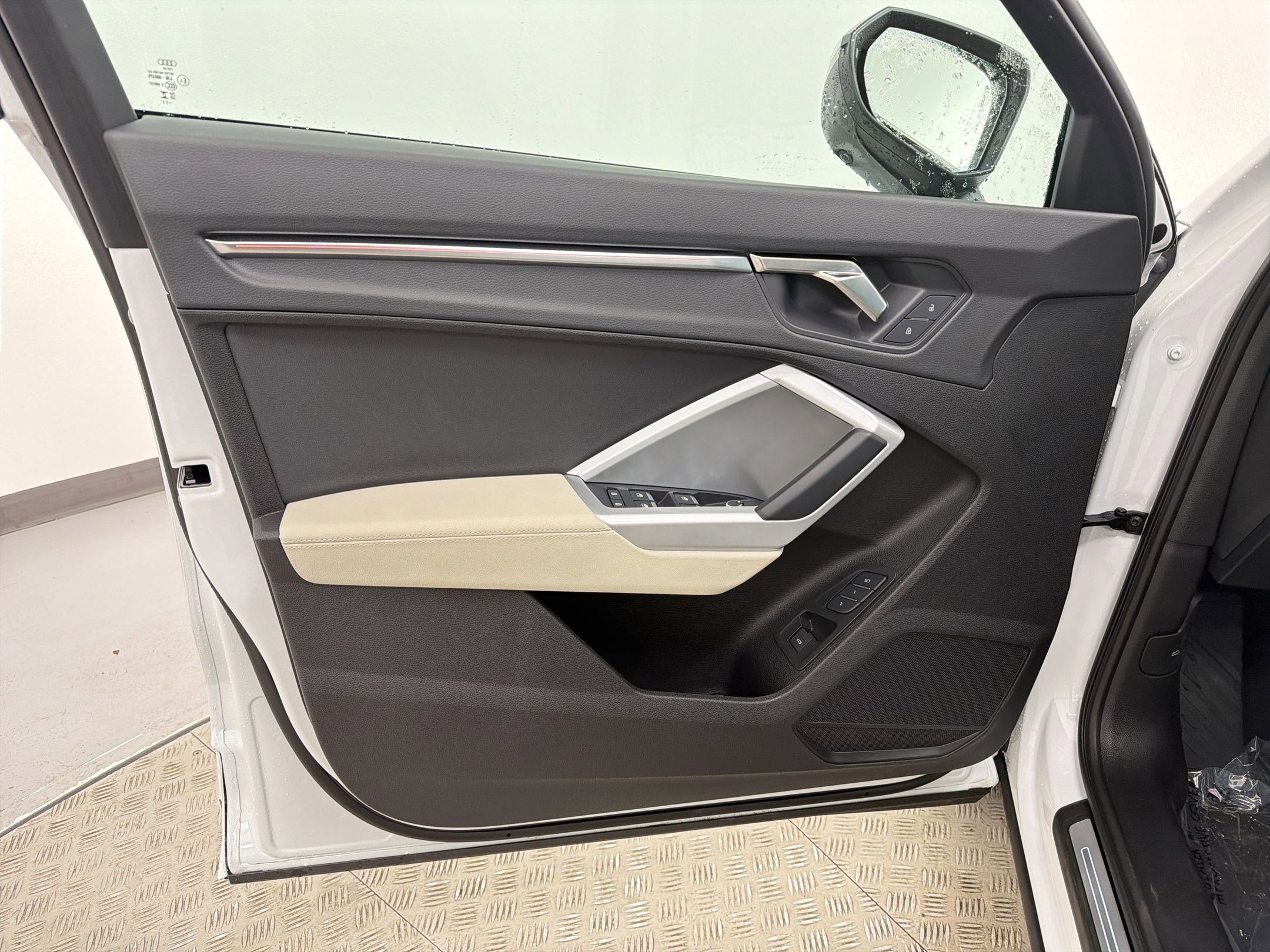 Used 2024 Audi Q3 2.0T Premium Plus w/ Premium Plus Package image 19