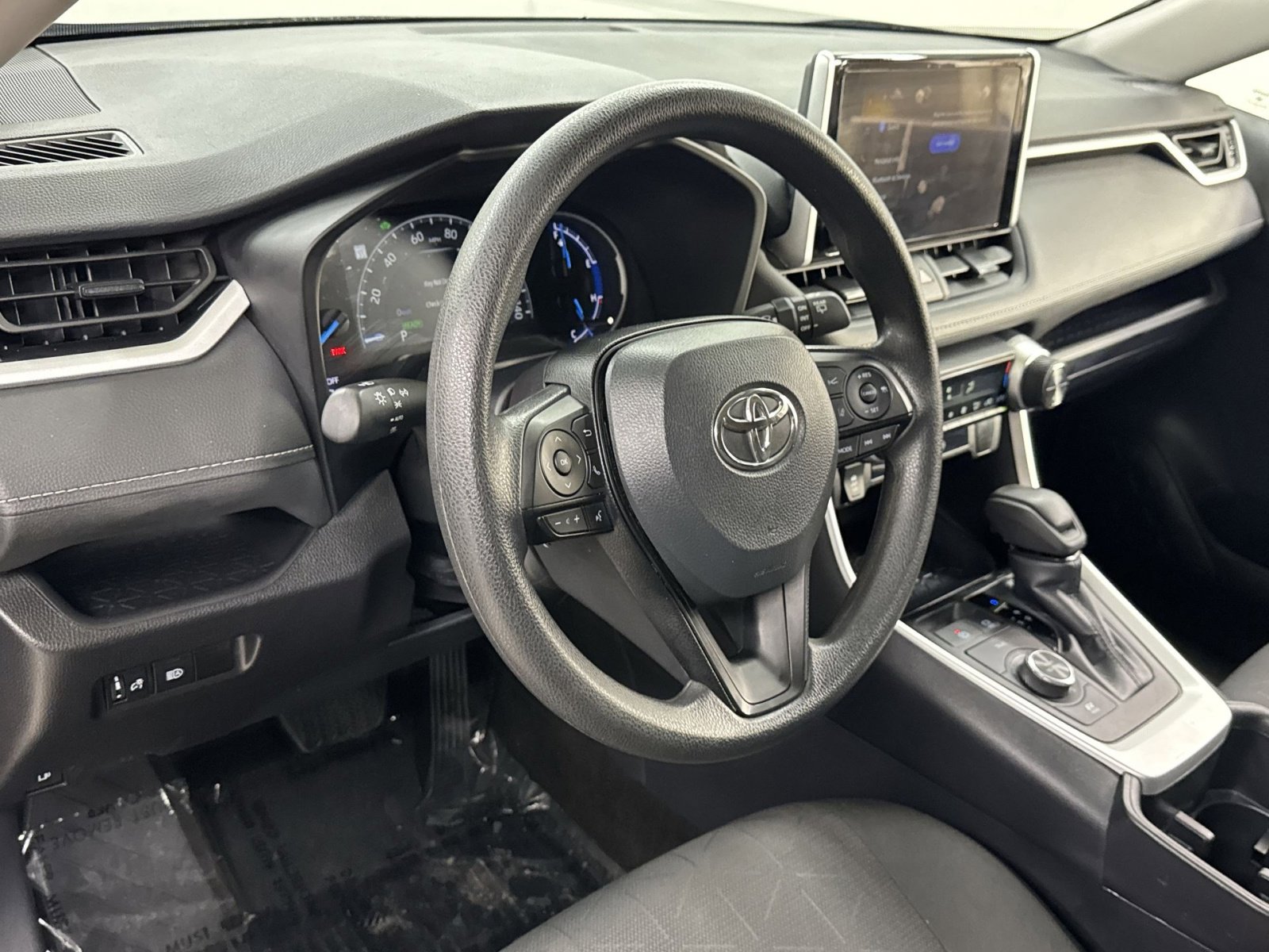 Used 2025 Toyota RAV4 XLE AWD/4WD image 13