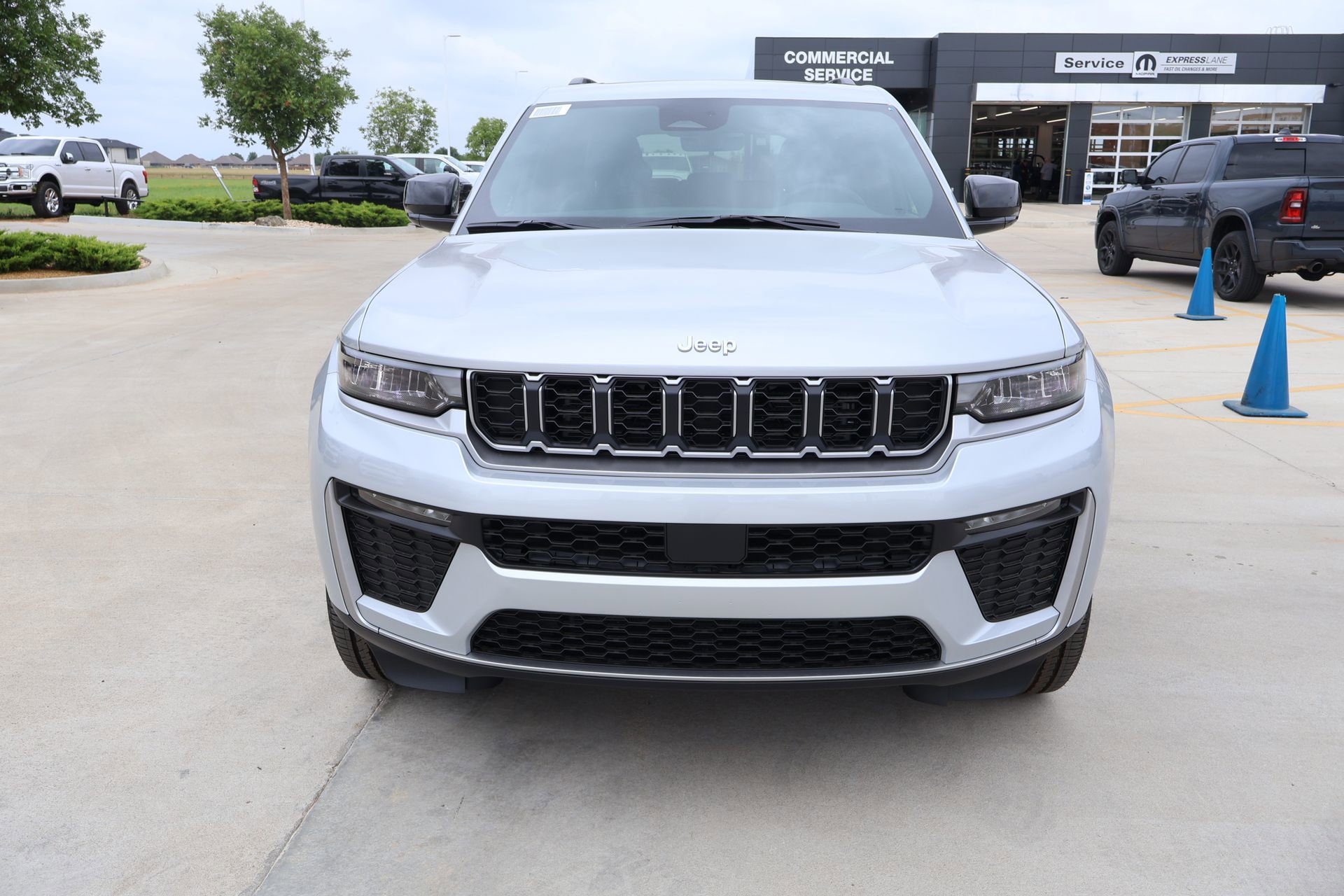 New 2026 Jeep Grand Cherokee Limited AWD/4WD image 10