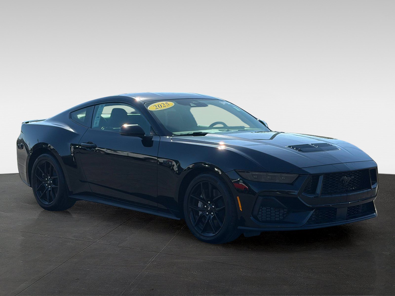 Used 2025 Ford Mustang GT Premium RWD image 3