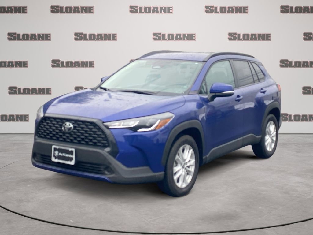 Used 2024 Toyota Corolla Cross LE image 1