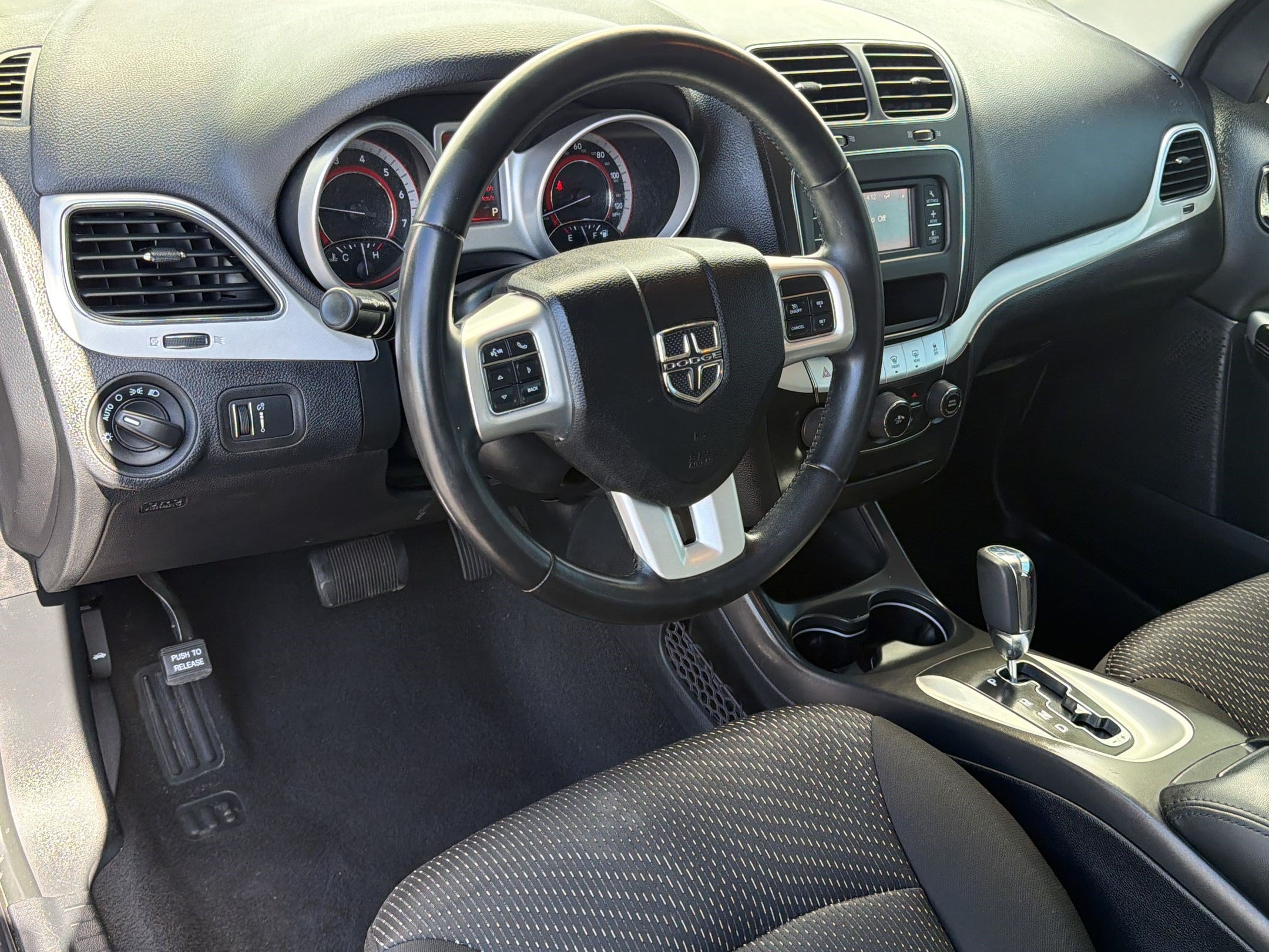Used 2020 Dodge Journey SE w/ SE Popular Equipment Group FWD image 4