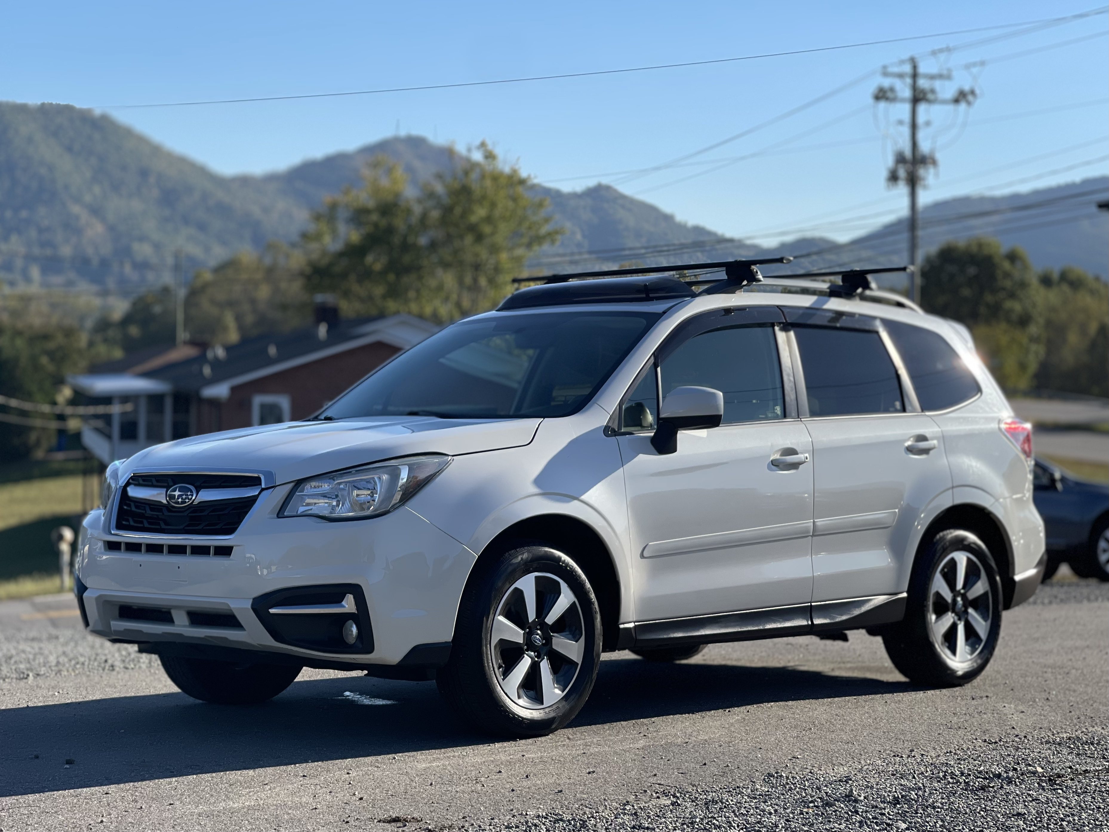 Used 2017 Subaru Forester 2.5i Premium w/ All-Weather Package AWD/4WD image 7