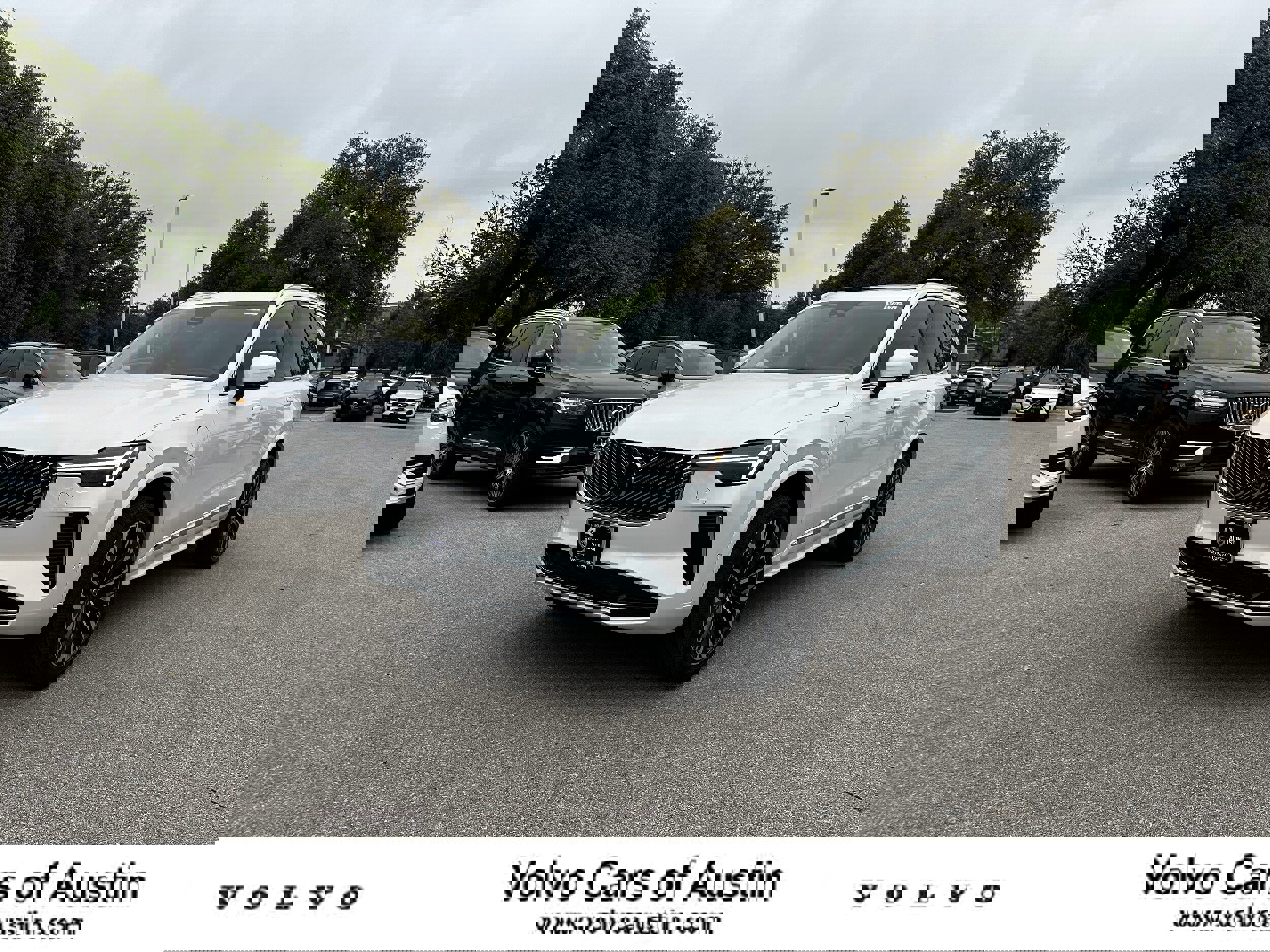 New 2025 Volvo XC90 T8 Plus w/ Protection Package Premier