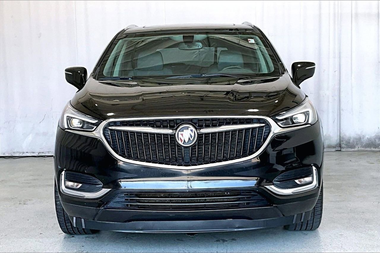 Used 2021 Buick Enclave Essence w/ Sound and Sites Package image 2