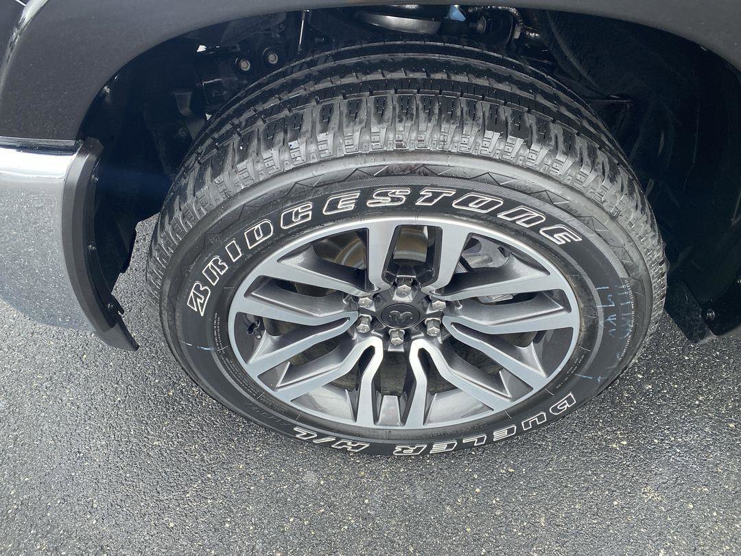 Used 2025 RAM 1500 Limited w/ Trailer Tow Group image 10