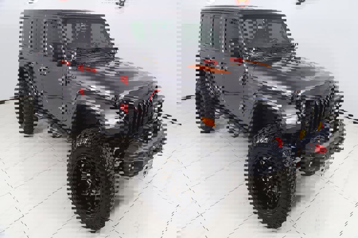 Used 2018 Jeep Wrangler Unlimited Rubicon w/ Dual Top Group AWD/4WD image 19