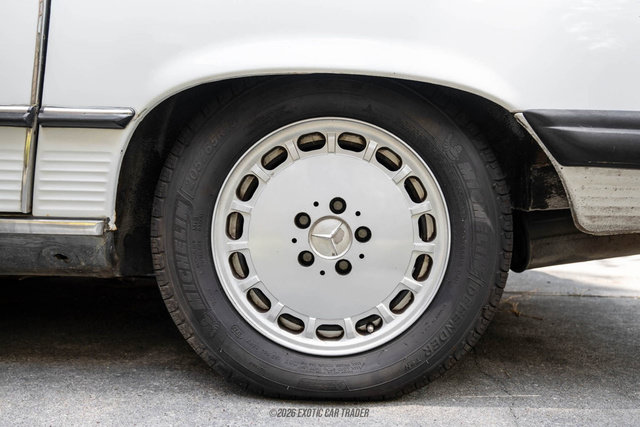 Used 1988 Mercedes-Benz 560 SL image 5