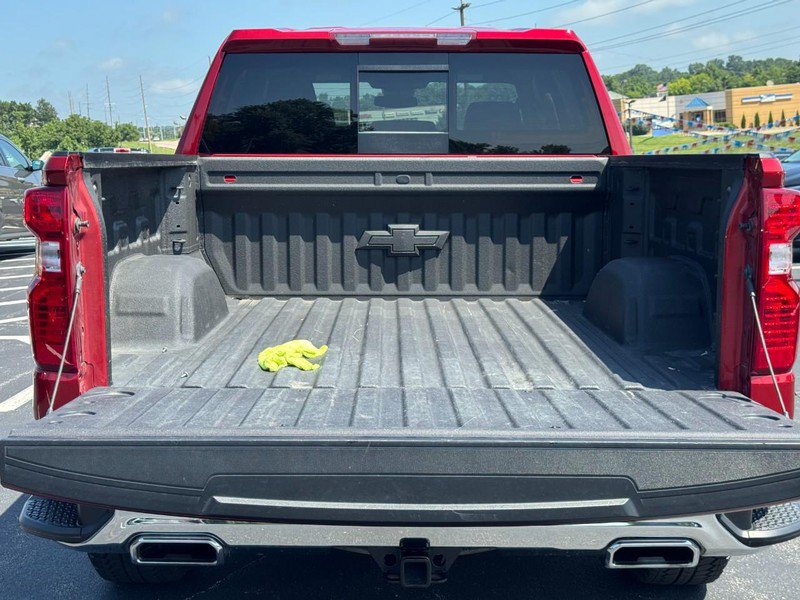 Used 2024 Chevrolet Silverado 1500 LT AWD/4WD image 4