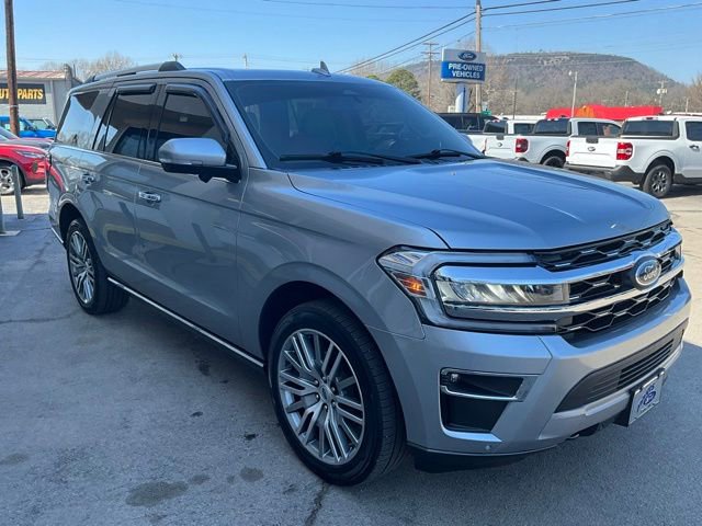 Used 2022 Ford Expedition Limited image 3