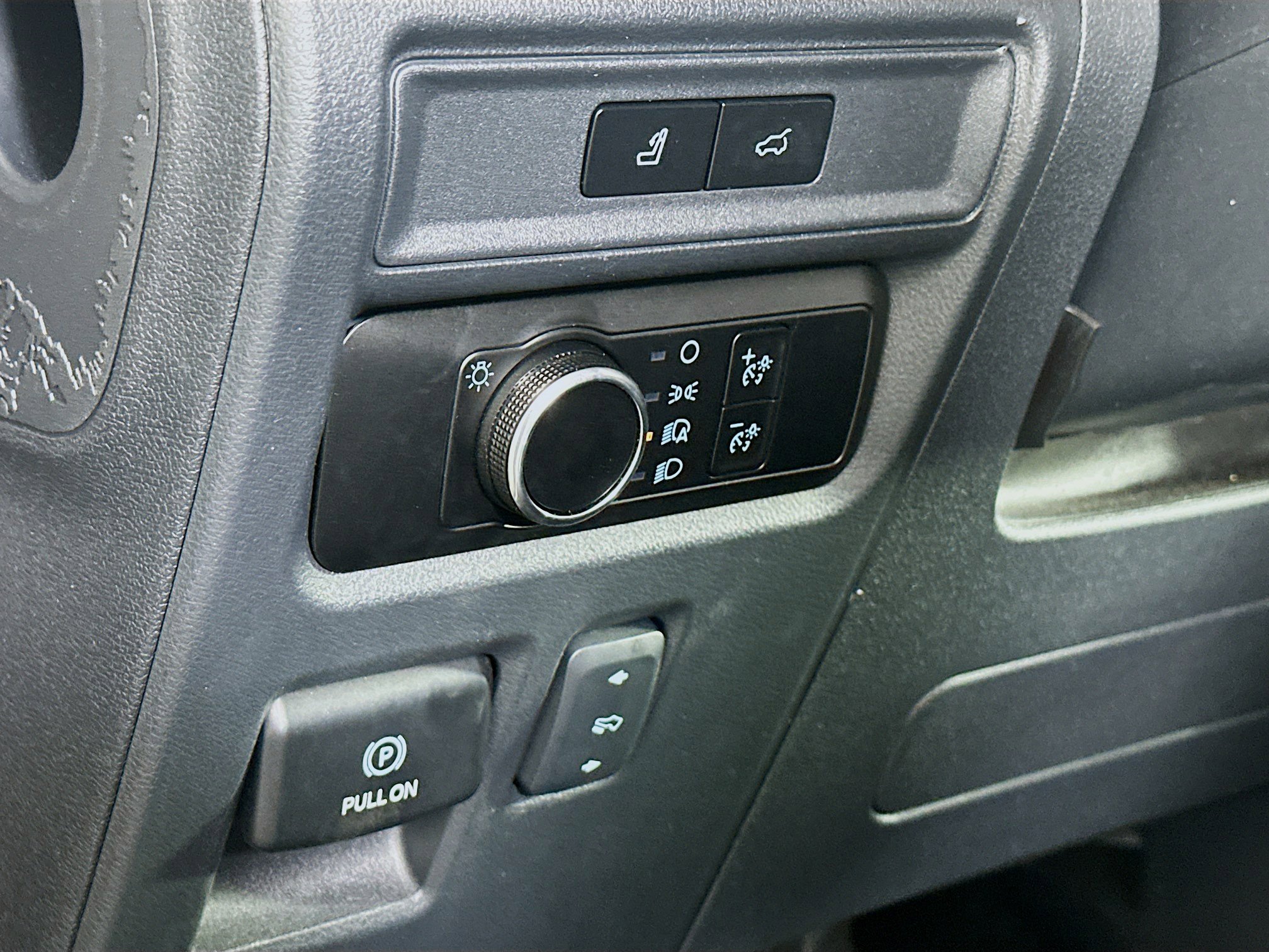 Used 2024 Ford Expedition XLT image 17