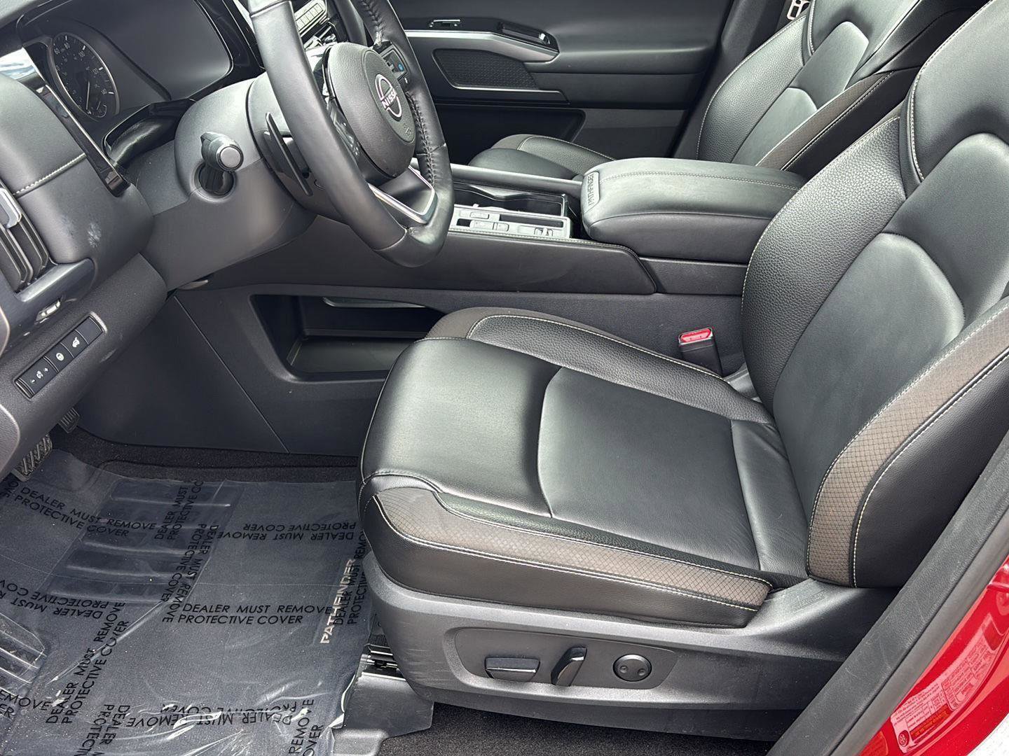 Used 2024 Nissan Pathfinder SL image 13