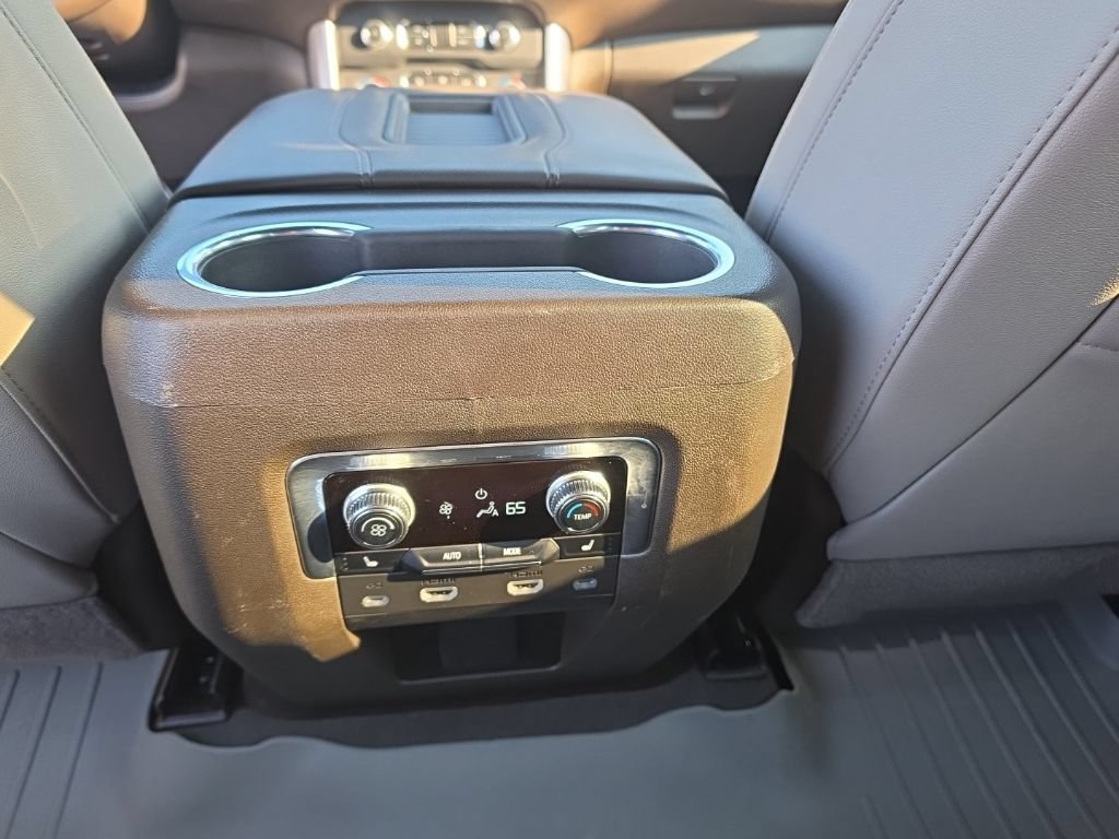 Certified 2023 GMC Yukon XL SLT w/ SLT Premium Package AWD/4WD image 26