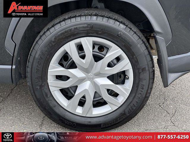 Certified 2024 Toyota Corolla Cross L image 12