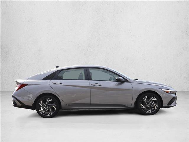 New 2025 Hyundai Elantra SEL image 4
