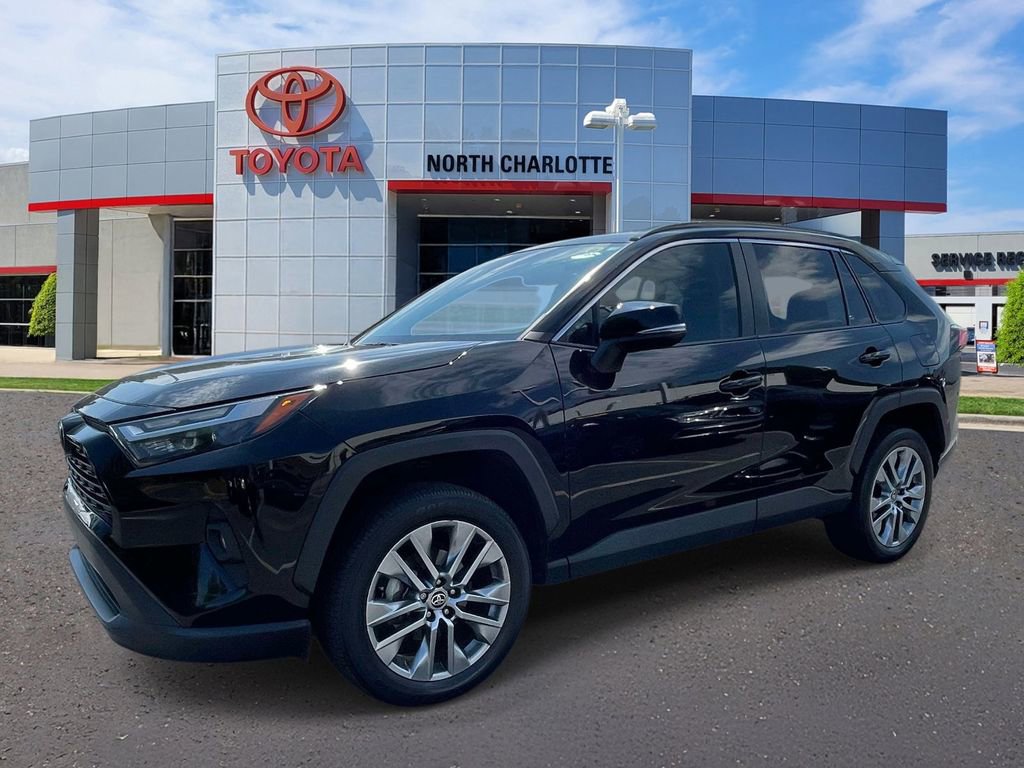 Used 2022 Toyota RAV4 XLE Premium FWD image 5