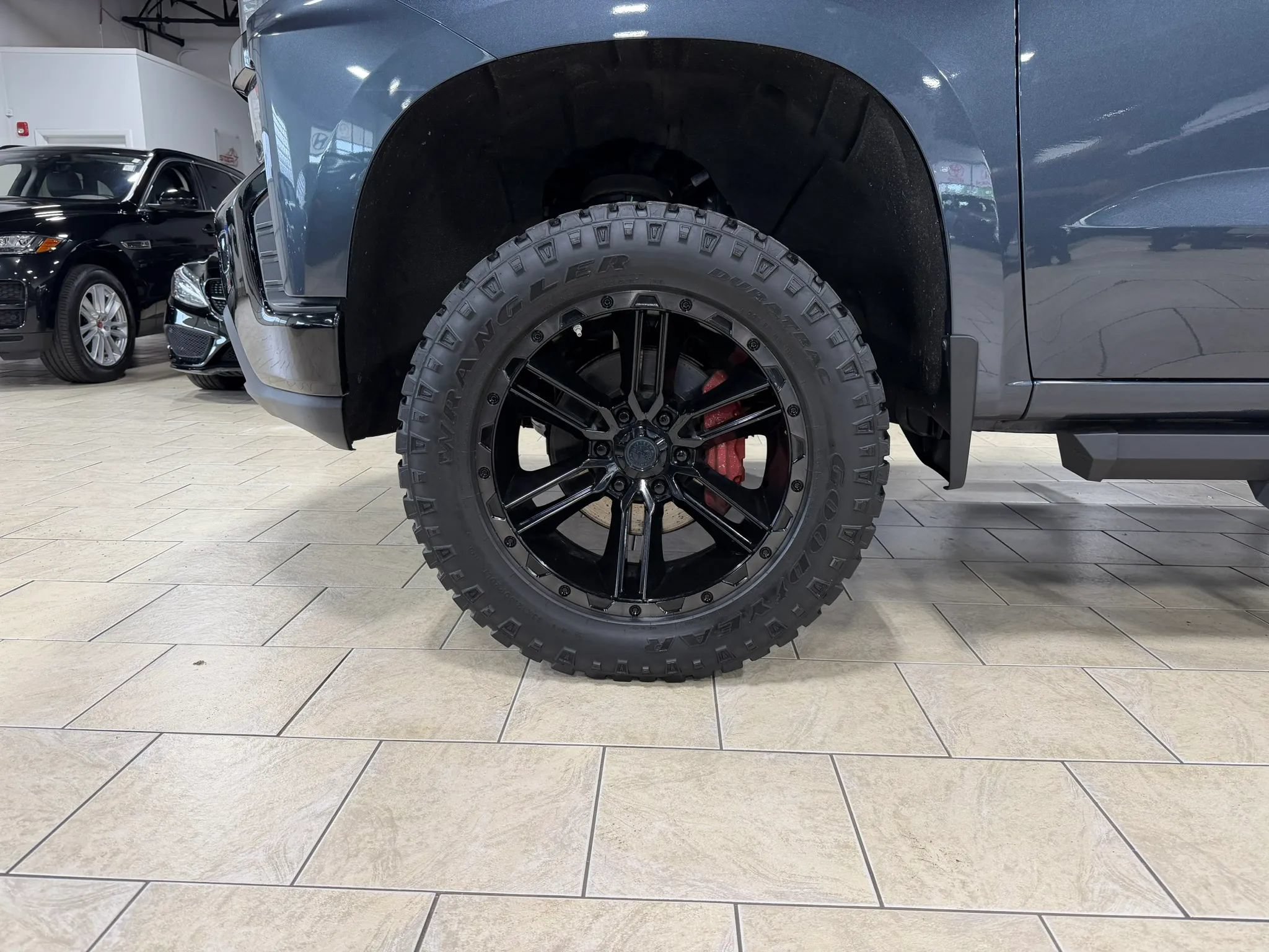 Used 2021 Chevrolet Silverado 1500 Custom Trail Boss AWD/4WD image 28