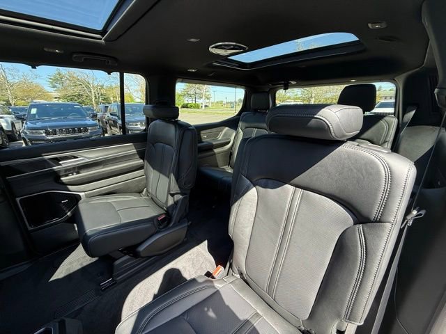 New 2026 Jeep Grand Wagoneer Limited AWD/4WD image 23