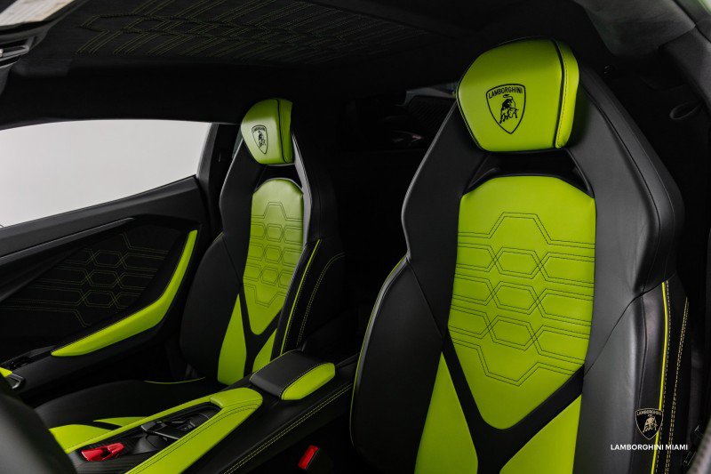 Used 2024 Lamborghini Revuelto image 42