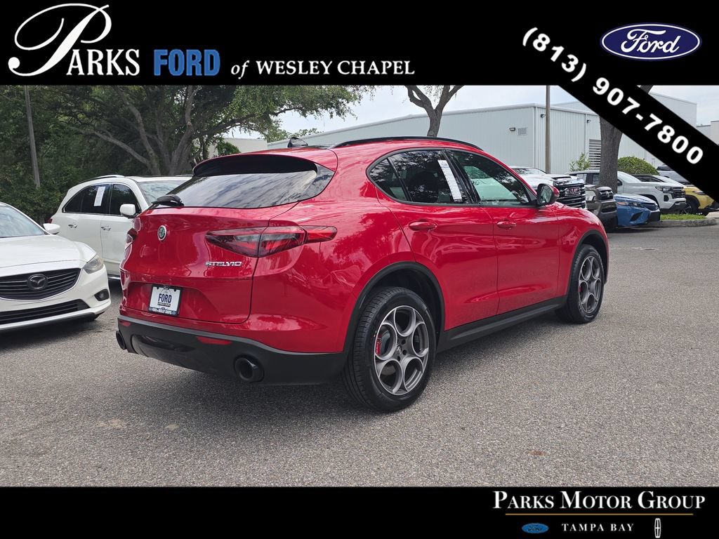 Used 2023 Alfa Romeo Stelvio Sprint RWD image 4