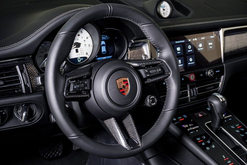 New 2026 Porsche Macan GTS image 18