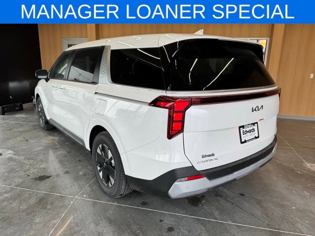 New 2025 Kia Carnival LXS image 3