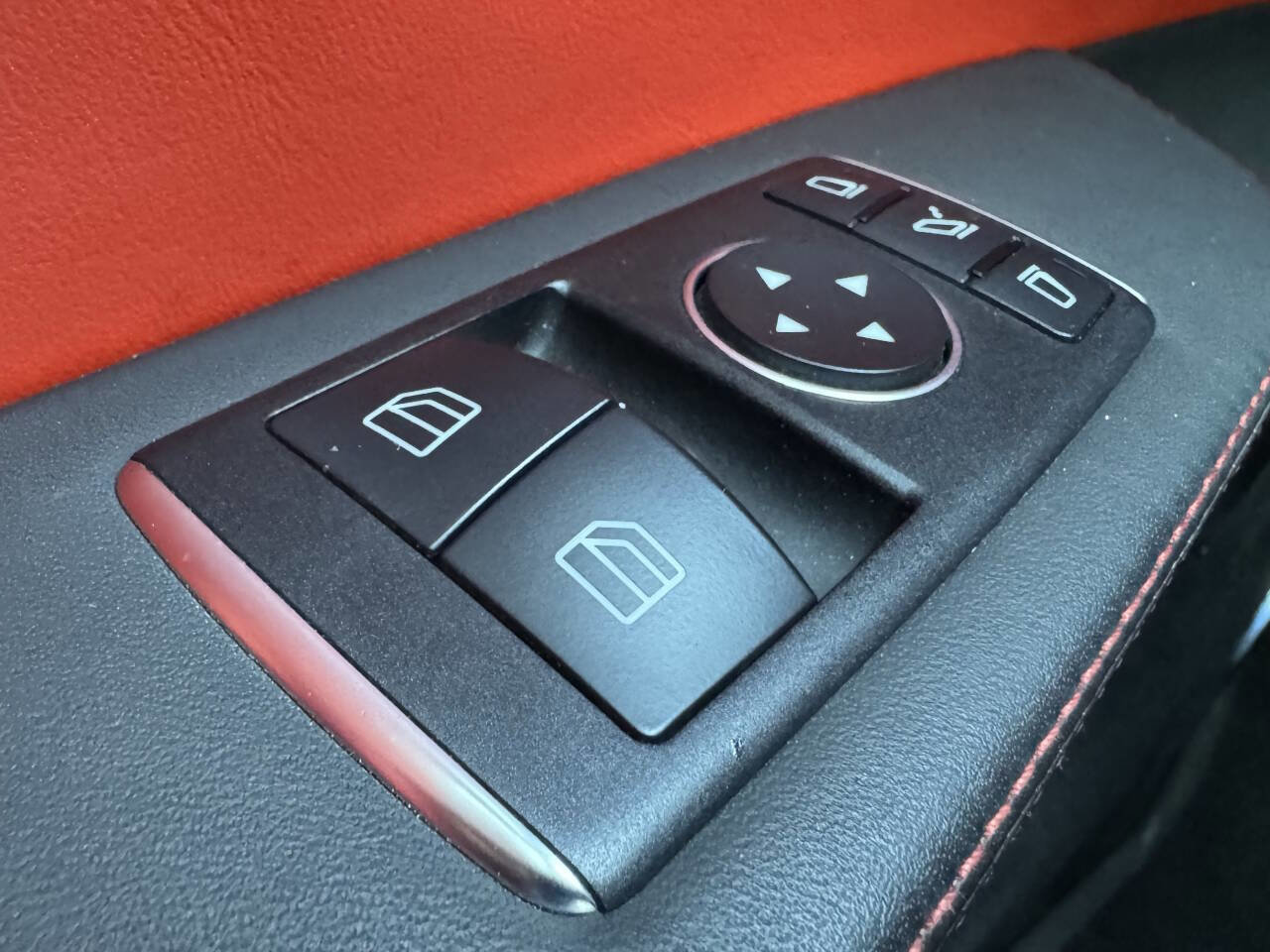 Used 2018 Mercedes-Benz AMG GT Roadster image 22