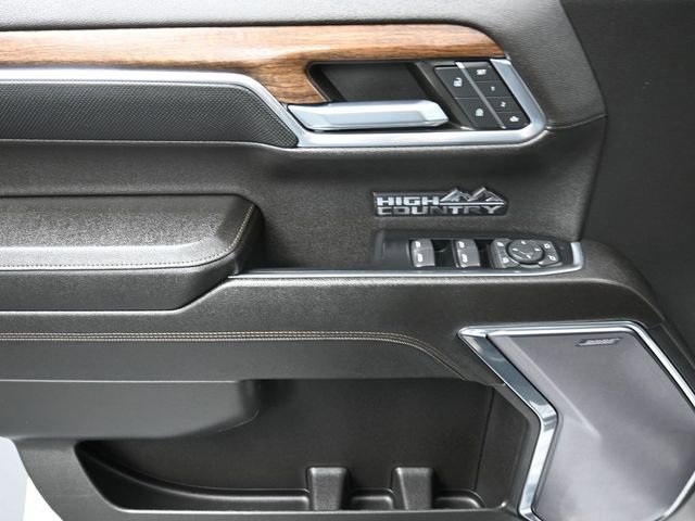 Used 2023 Chevrolet Silverado 1500 High Country w/ High Country Premium Package AWD/4WD image 13